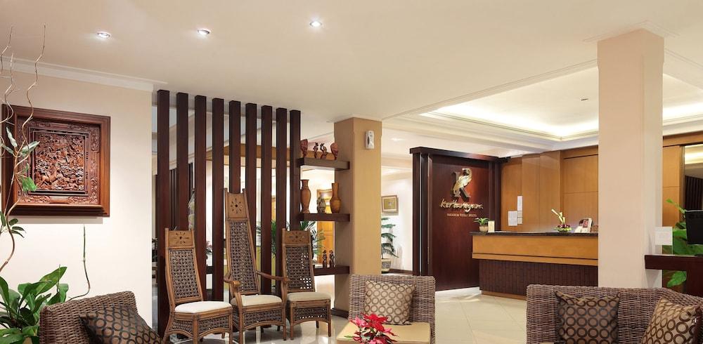 Kertanegara Premium Guest House Malang Exterior photo