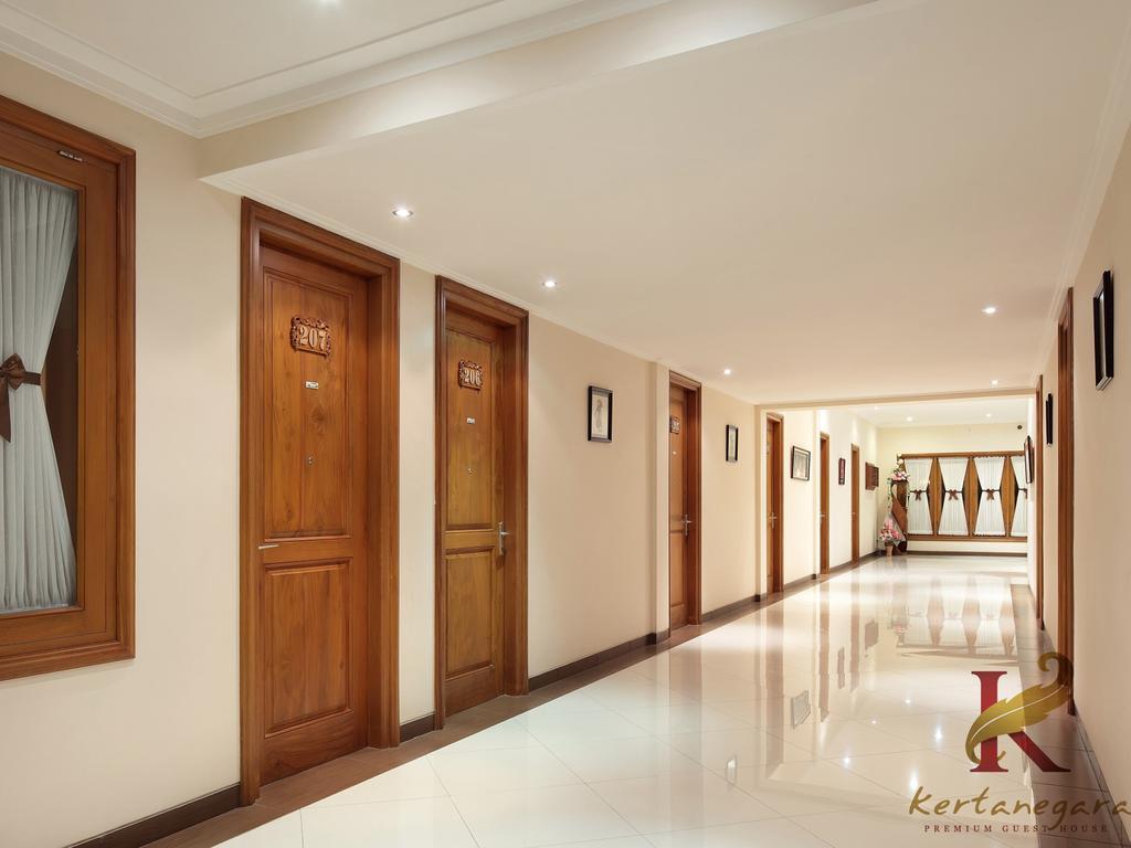 Kertanegara Premium Guest House Malang Exterior photo