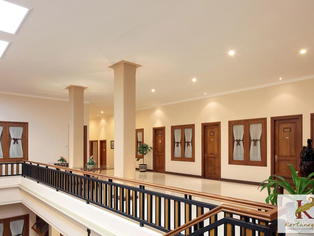 Kertanegara Premium Guest House Malang Exterior photo