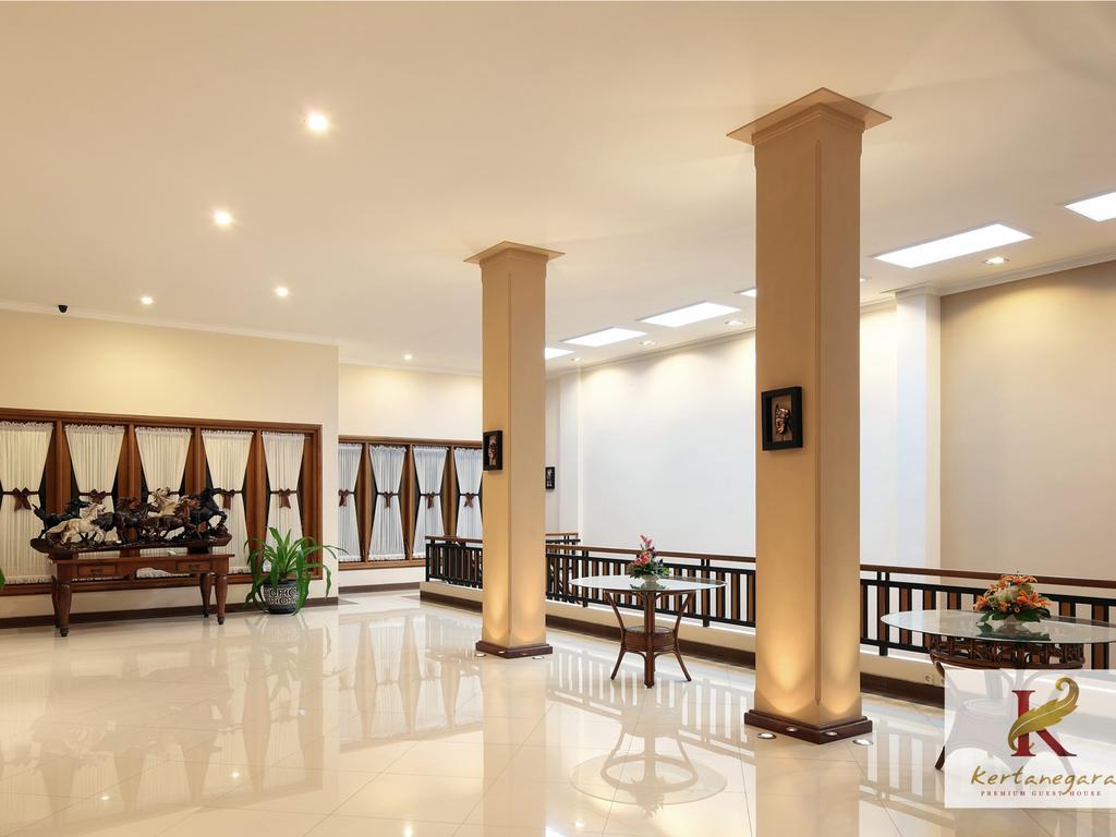 Kertanegara Premium Guest House Malang Exterior photo