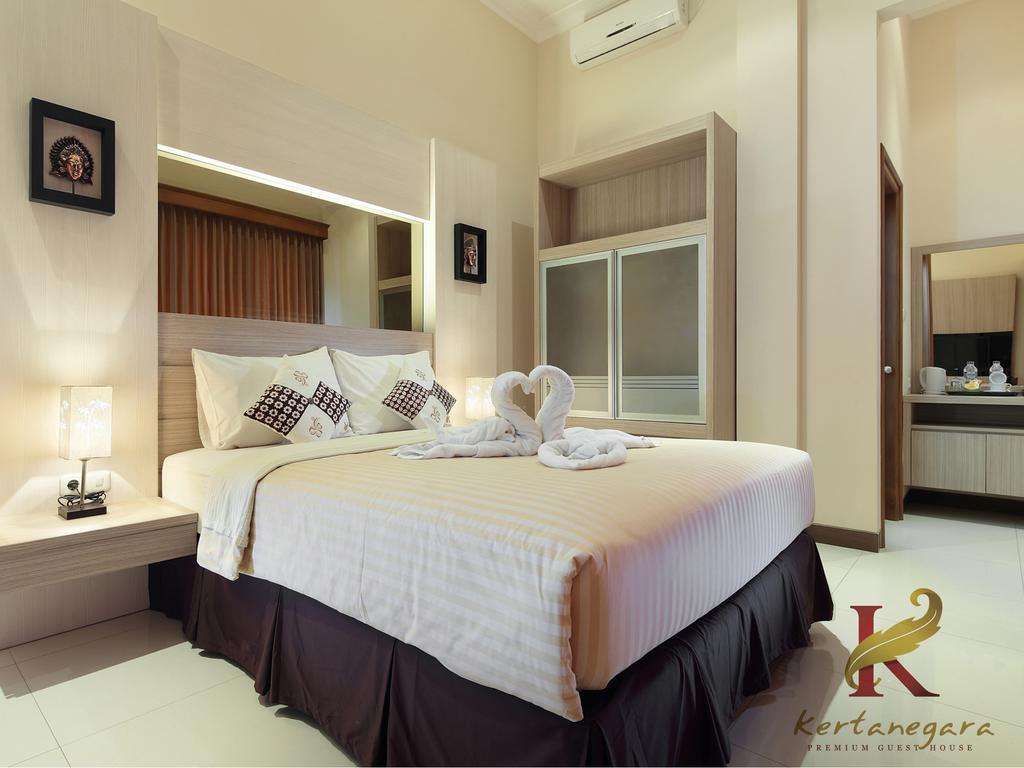 Kertanegara Premium Guest House Malang Exterior photo