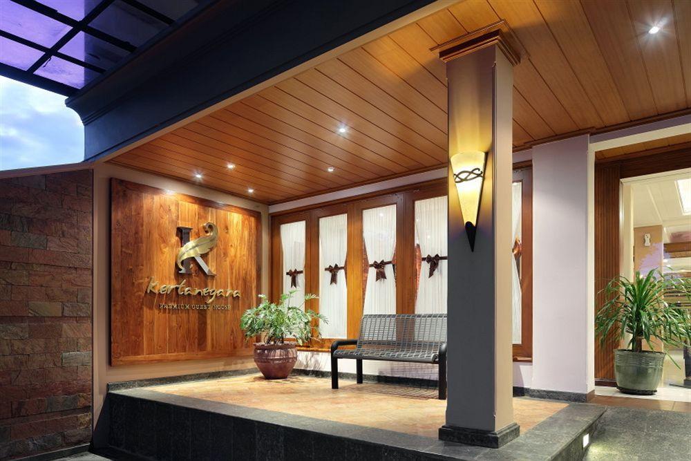 Kertanegara Premium Guest House Malang Exterior photo