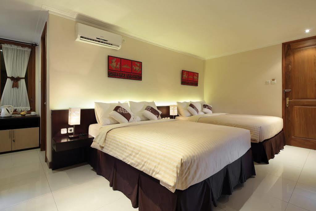 Kertanegara Premium Guest House Malang Exterior photo